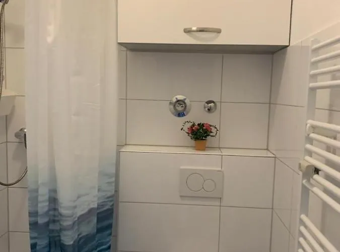 Alles Was Man Braucht, 1-zimmer Appartement *